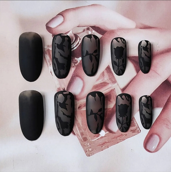 24 Pcs Matte Fake Nails Kit. - Picture 3 of 7